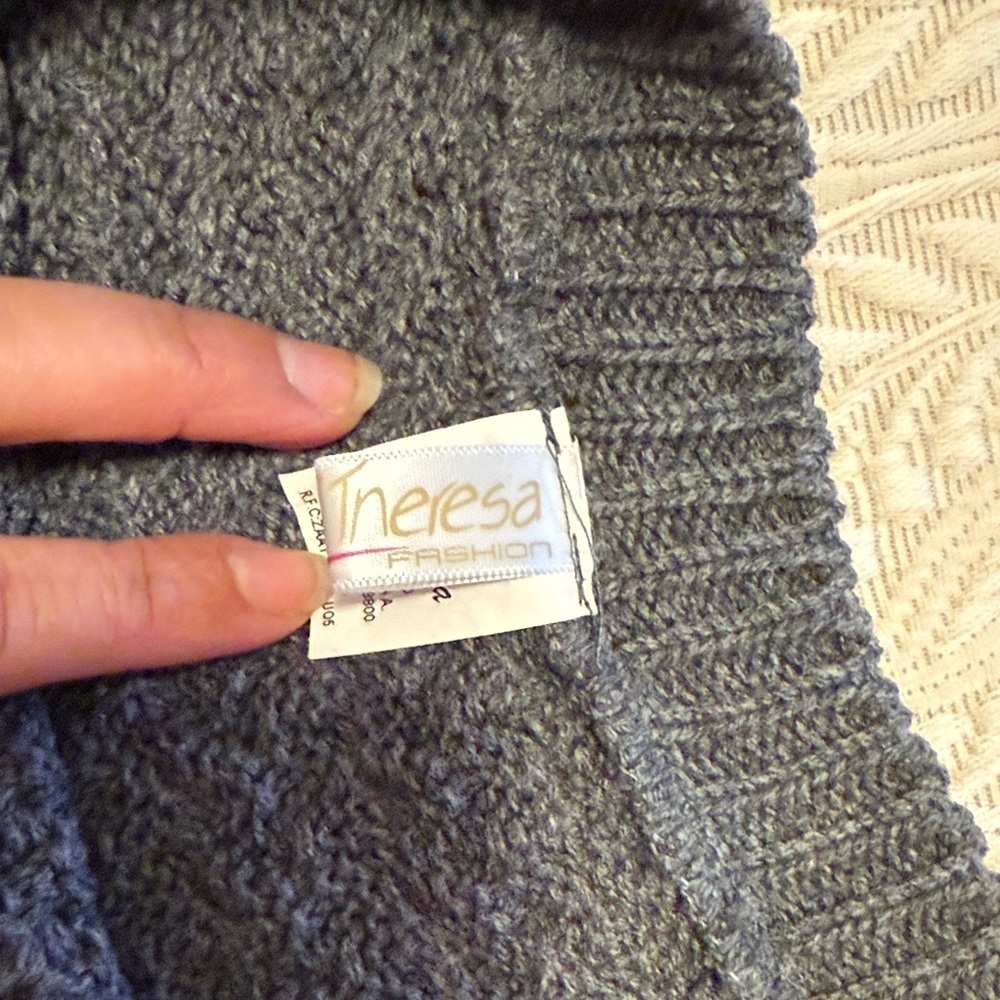 Gray Cable Knit Women's Sweater - Picture 2 of 9